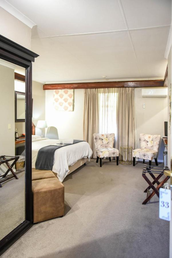 Oxford Lodge Vryheid Exterior photo